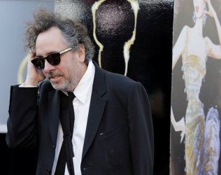 LOS ANGELES, CA - February 24, 2013 Director Tim Burton arriving for the 85th Annual Academy Awards on Sunday, February 24, 2013 at the Dolby Theatre at Hollywood & Highland Center in Los Angeles, CA. (Jay L. Clendenin / Los Angeles Times)