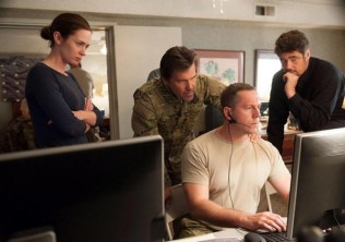 sicario-emily-blunt-josh-brolin-600x422