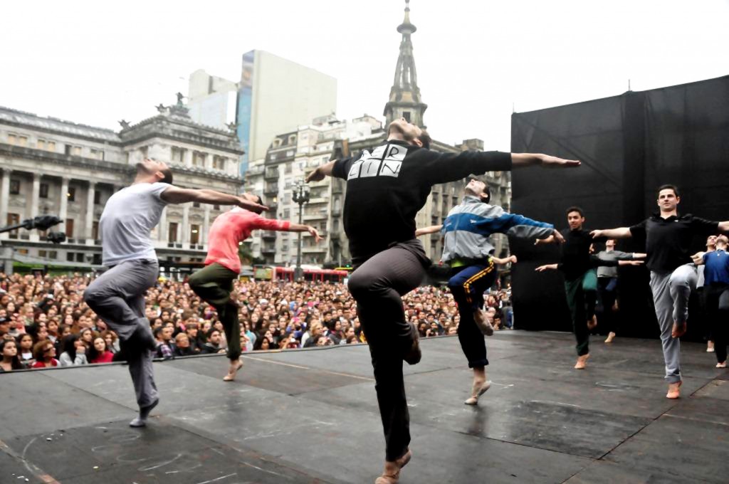 Working dancers 3